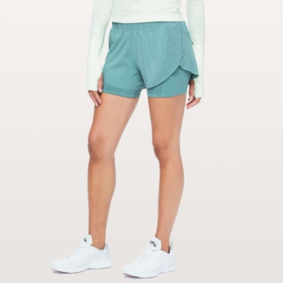 LULULEMON Laser Speed Train Short *4.5" Pacific Breeze Size 4 - Picture 1 of 11